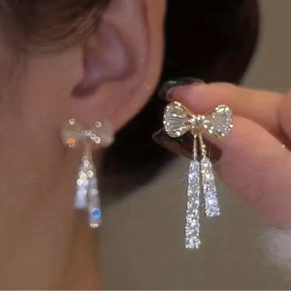 Elegant Bow Tassel Diamond Earrings - Picture 1 of 4